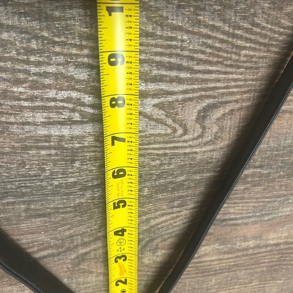 Danier MINT new as possible Black Leather Messenger/crossbody bag ultra soft - Picture 16 of 16